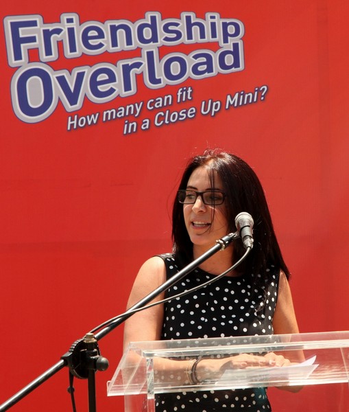Students of the Holy Spirit  Kaslik break the record in the Friendship Overload Campaign